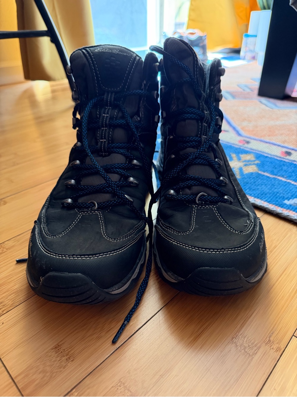 Men’s Eddie Bauer Black Thermal Lace-Up Hiking Boots w Vibram sole (11.5)